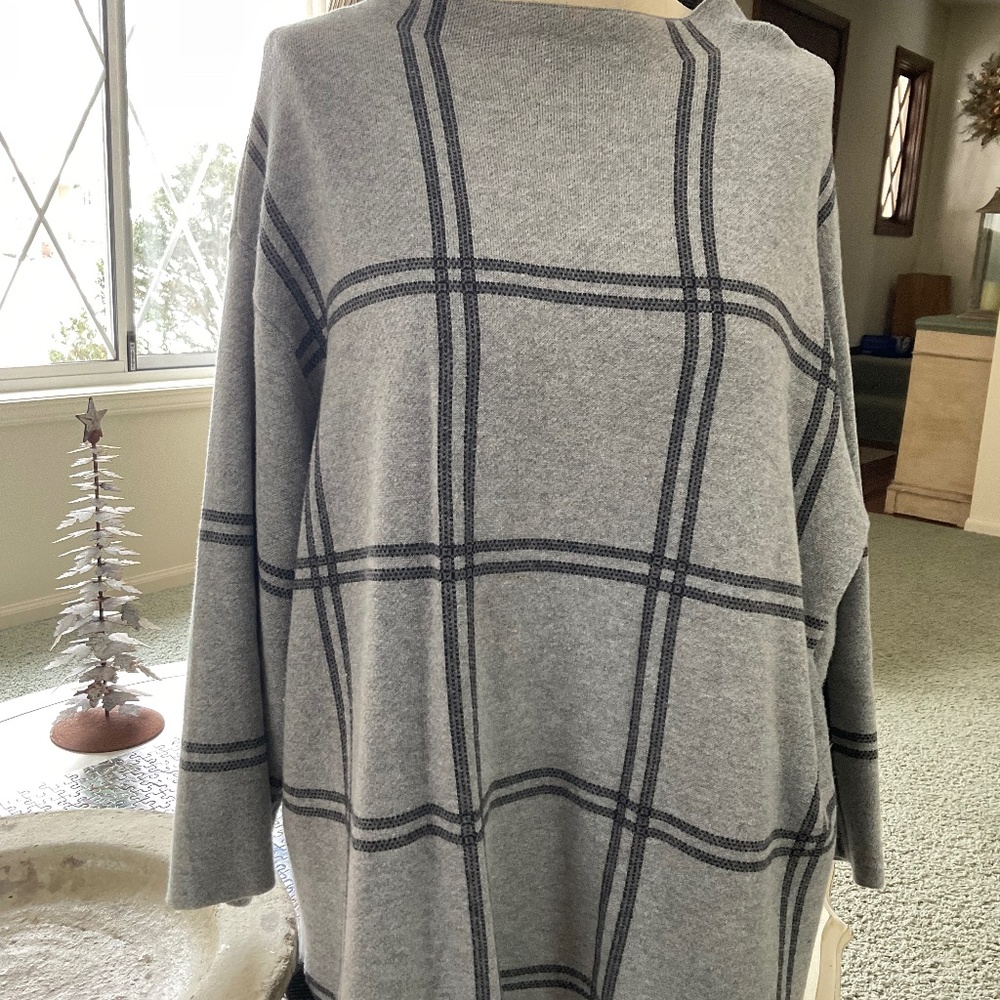 J Jill gray and black top.  Size XL.